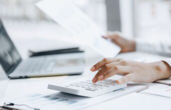 UK umbrella company accused of “salary skimming”